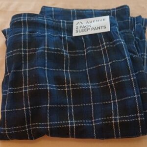 Avenue Men's Navy Checkered Lounge Pants - One Pair